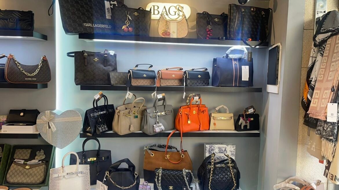 أكملي أناقتك مع VERA Bags